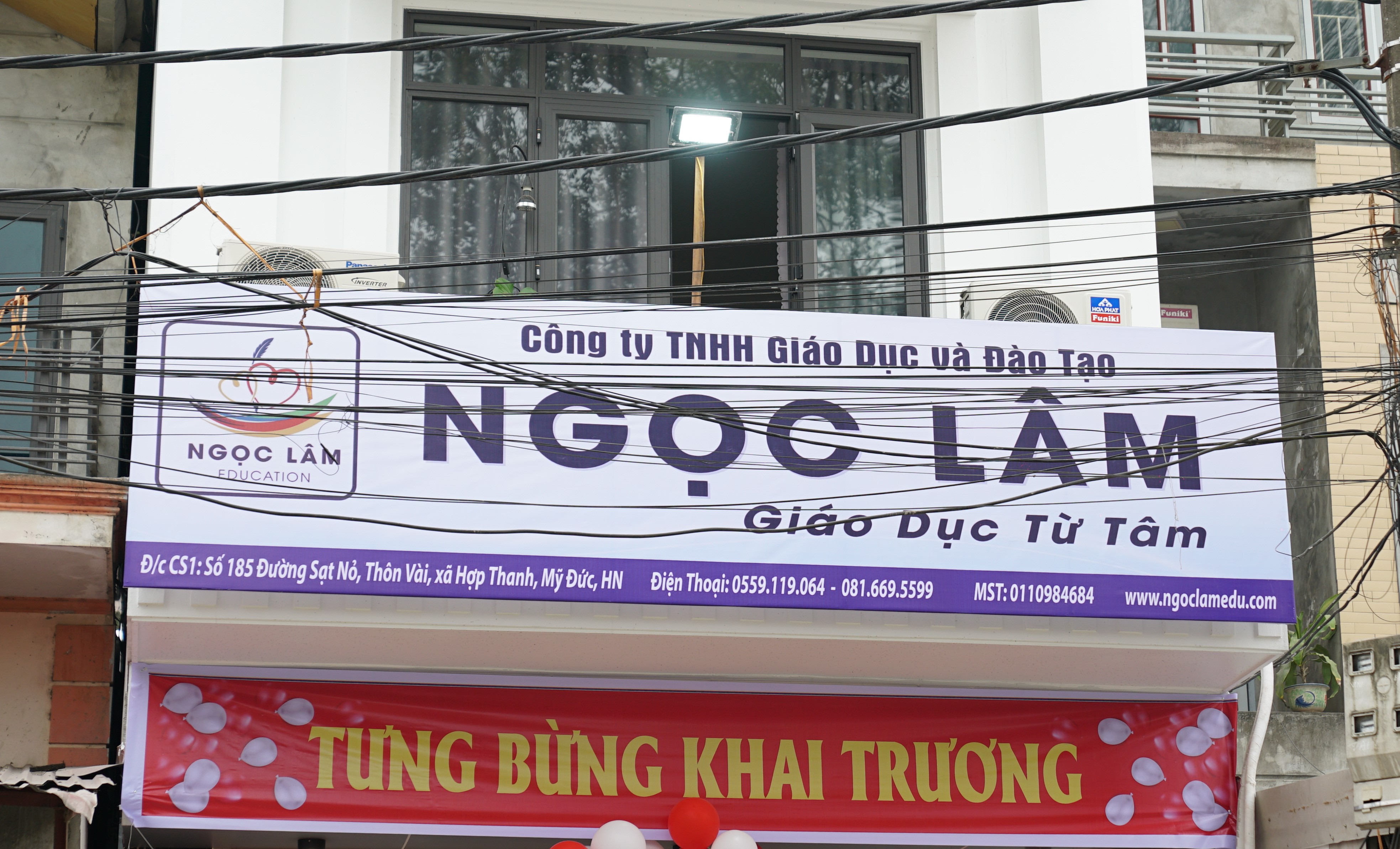 Cắt băng khánh thành 15